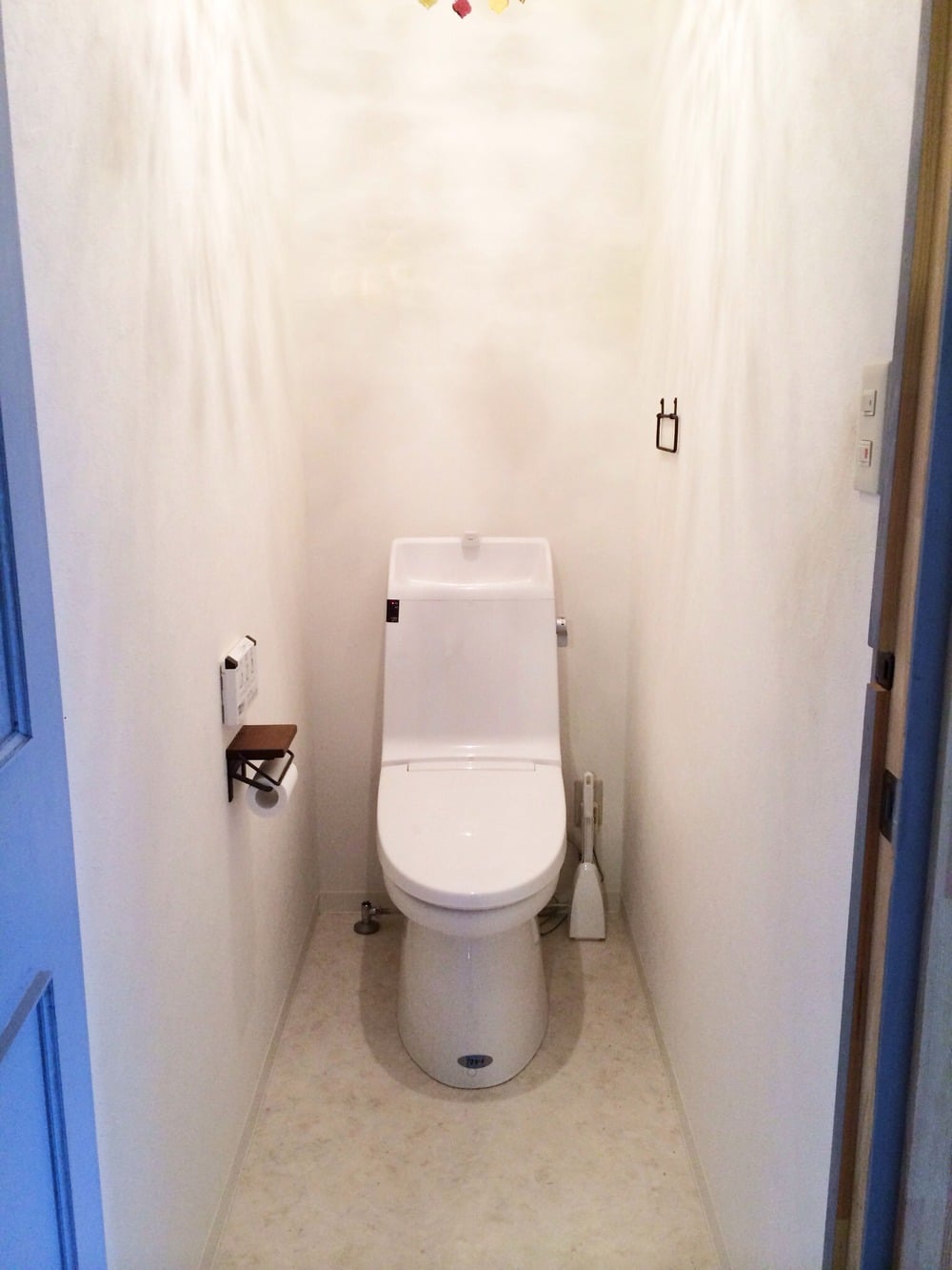 「DIYでトイレをイメージチェンジその1（漆喰をDIYで塗る）」 tommy&jonasunさんのトイレスペース