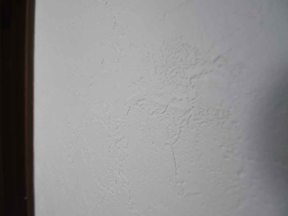 塗り壁のような質感のクロスはサンゲツのsp9901 Masakixさんのサンゲツの壁材 イエナカ手帖
