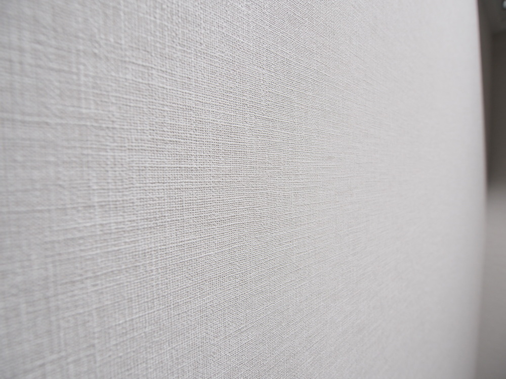 ウォークインクロゼットの壁材は薄いグレー サンゲツ Sp2130 リキさんのサンゲツの壁材 イエナカ手帖