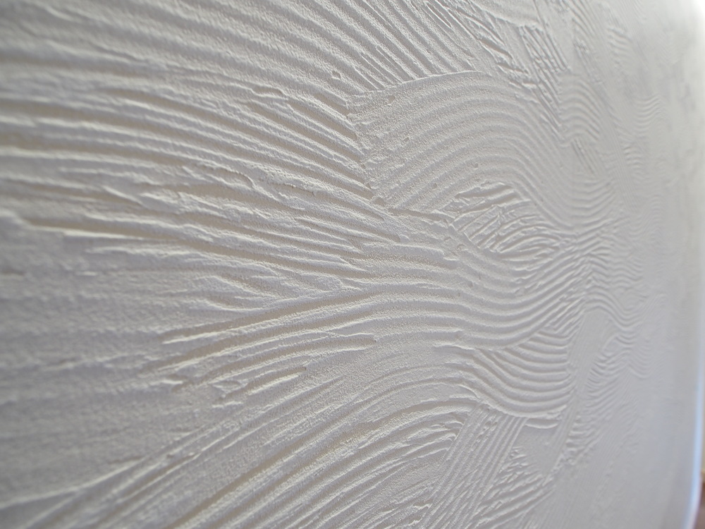 塗り壁のような模様の壁紙はシンコールのbb8570 ジョンさんのシンコールの壁材 イエナカ手帖