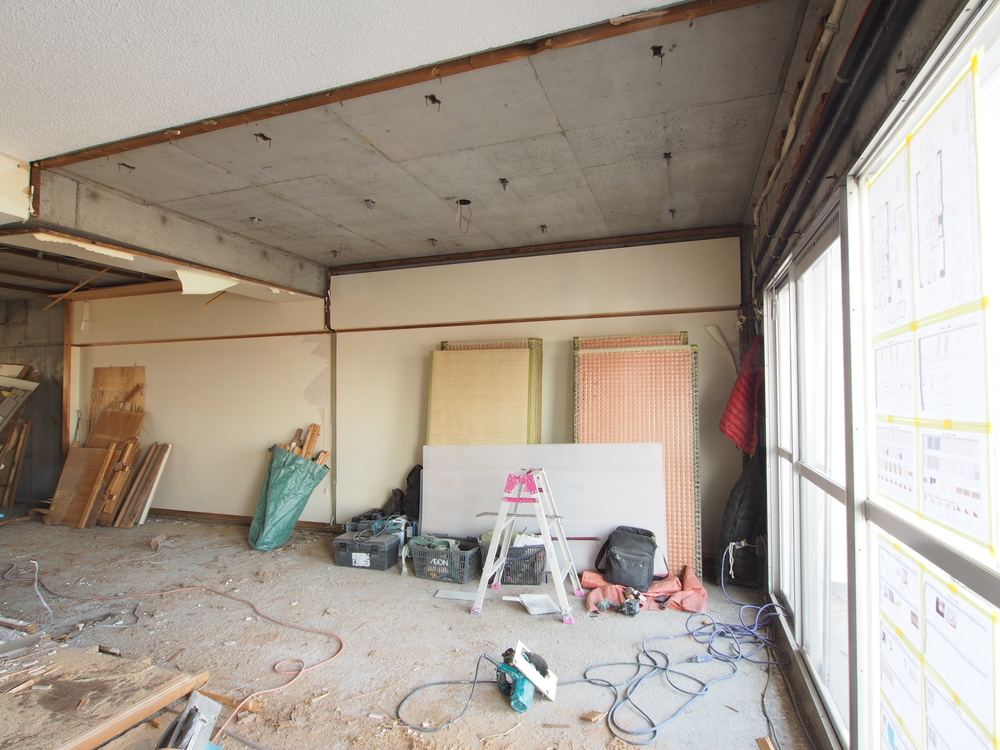 和室との間の壁は撤去済み