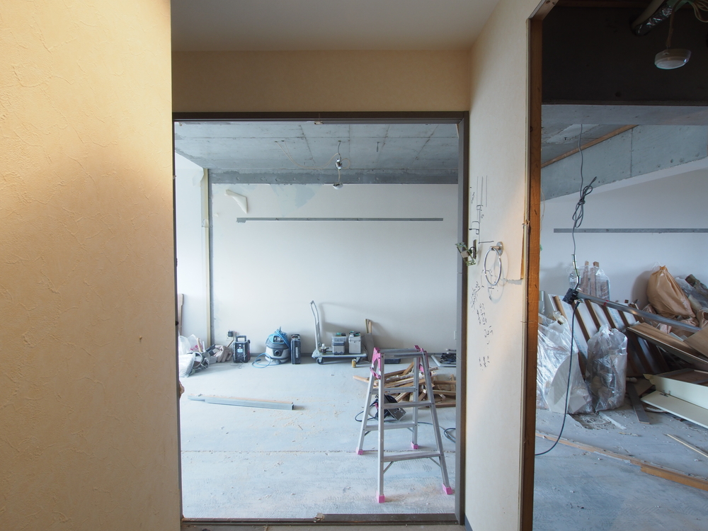 扉も外しています