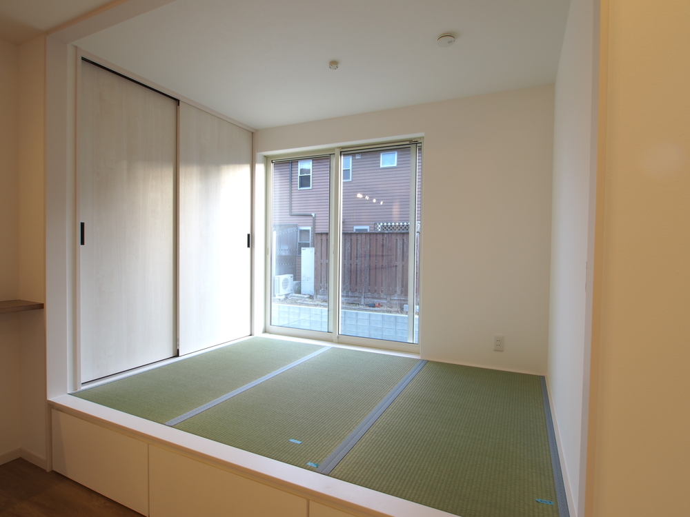 リビングに隣接した小上がりの和室 さっくんさんの和室 11 11 イエナカ手帖